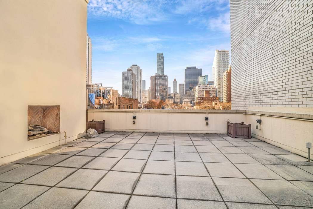 Offering 1600 sf of interior space and an impressive 1700 sf of private outdoor space, this rare full floor penthouse is move in ready and provides the ultimate privacy and ...
