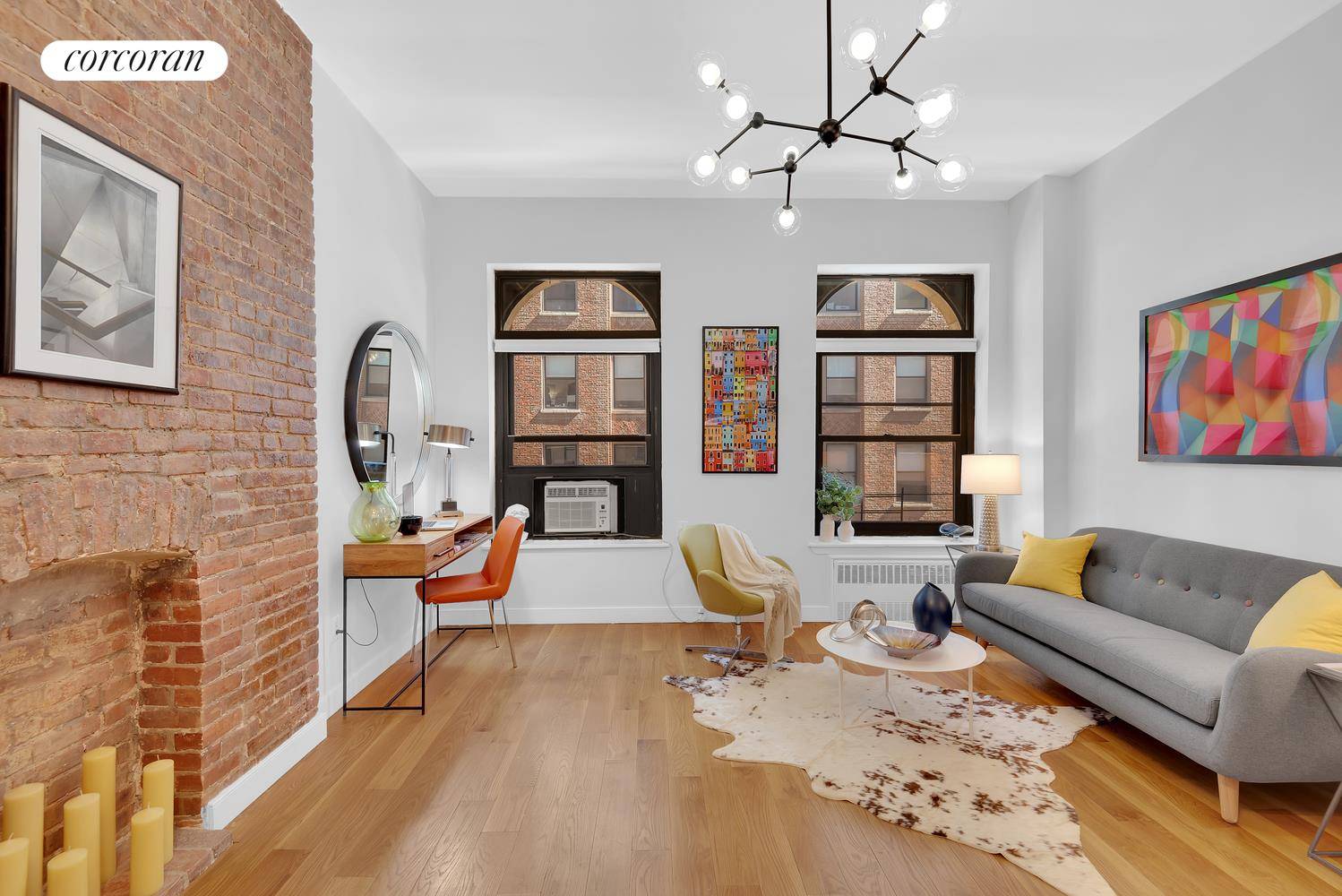 Discover your dream designer one bedroom apartment in the heart of Midtown Manhattan, just moments away from the vibrant neighborhoods of Hudson Yards, Chelsea, NoMad, and K Town.