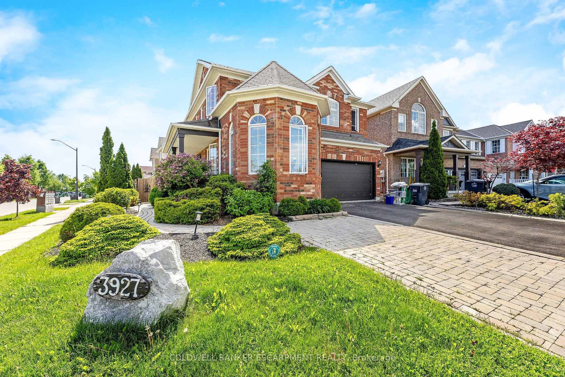 Welcome to 3927 Mayla Drive.