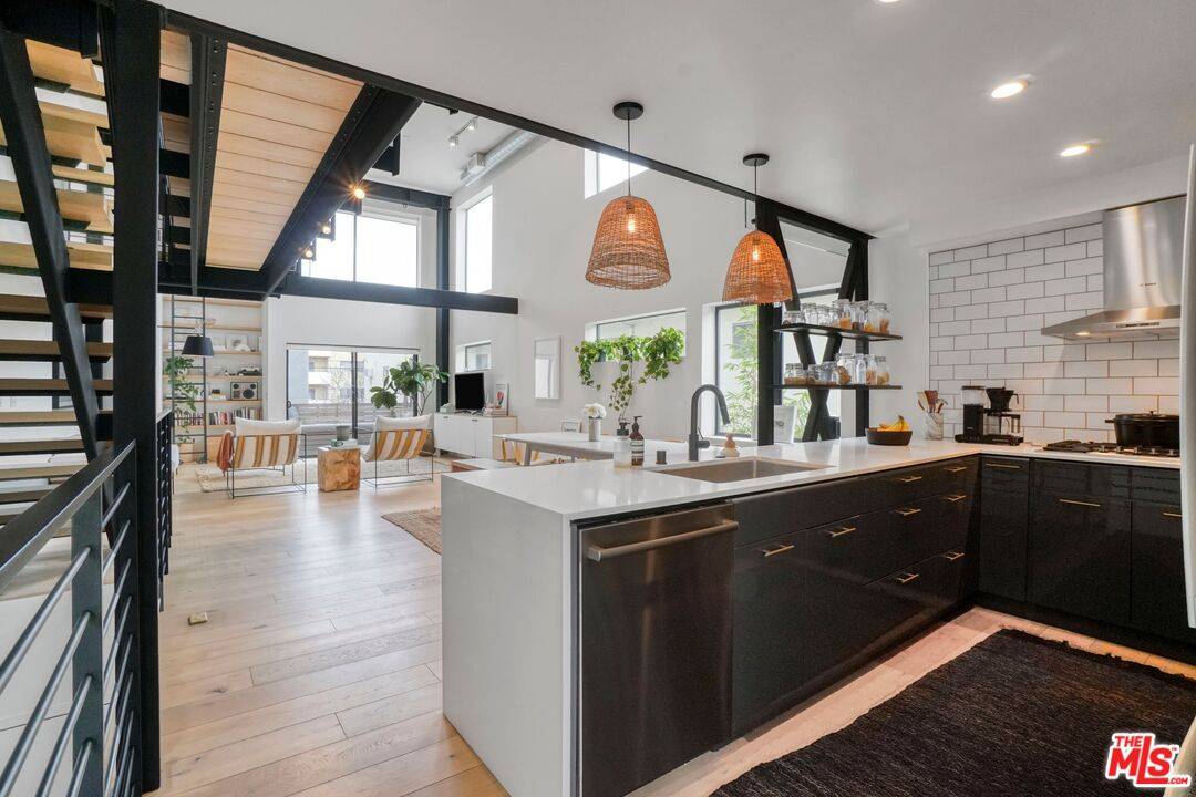 1335  N Fuller Ave 3.0 Hollywood Hills East LA