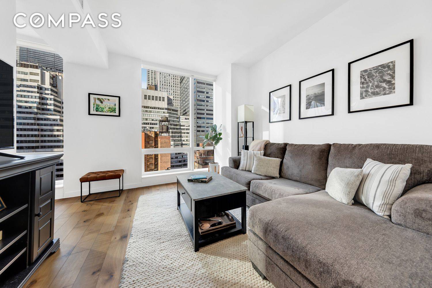 Surround yourself with majestic skyline views, premium finishes and world class amenities in this turnkey one bedroom, one bathroom home in a contemporary Murray Hill condominium.