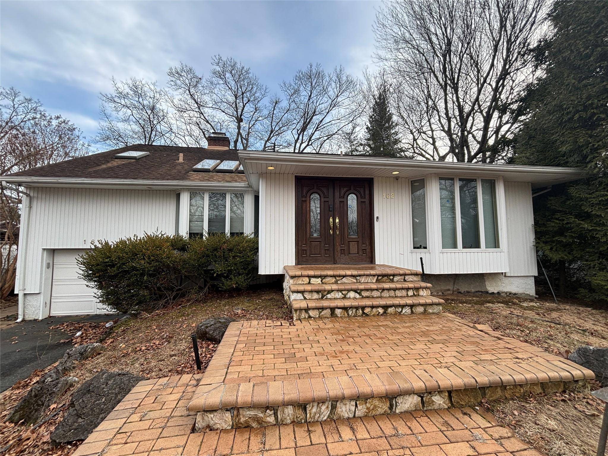 Rarely Find Whole House To Lease In Jericho, Top School District, Expanded Eldorado W Grand Foyer Leading To Spacious amp ; Bright Living Rm, This Marvelous 5 Bedrooms 3 and ...