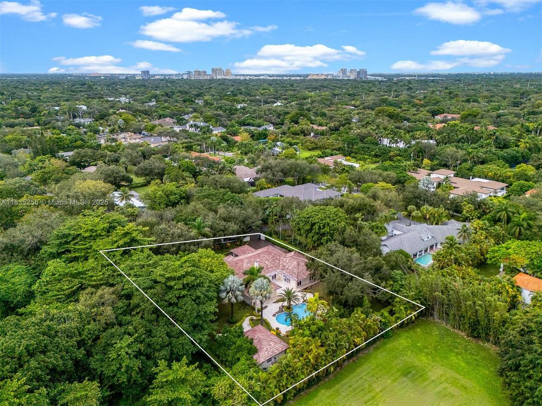 Welcome to Casa Grande ! This expansive single story gorgeous North Pinecrest gem is located on a quiet tree lined street.