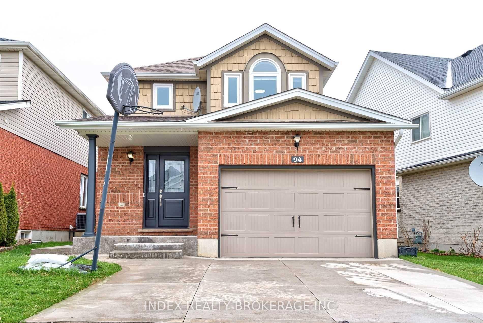 Welcome to a house that makes an impression right away, with more than 2, 000 Square Feet of Living Area and a Majestic 16 foot Foyer.