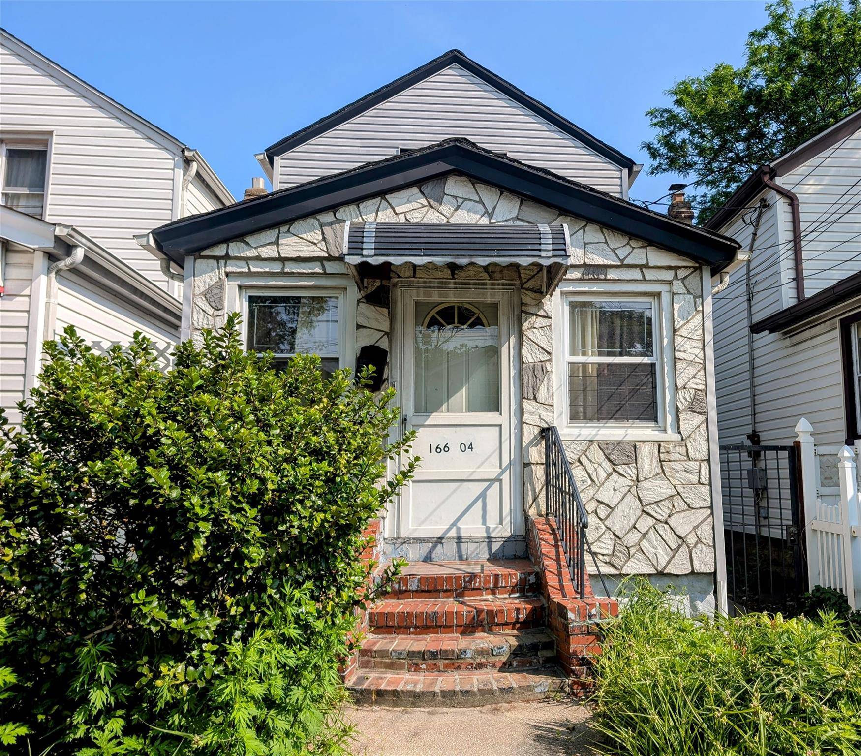Fantastic opportunity for the savvy buyer to acquire this fully detached 1 family home situated on a quiet tree lined street in the heart of Springfield Gardens.