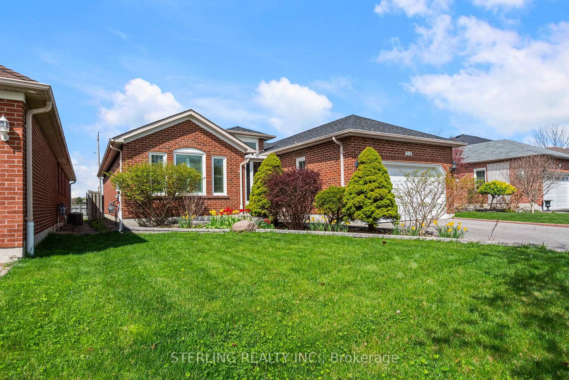 OPPORTUNITY KNOCKS ! Modern Sun Filled Bungalow Showcases Many Fine Features !