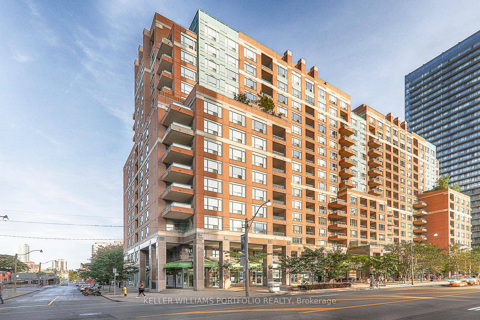 Welcome To Opera Place In The Heart Of Downtown Bay amp ; College !