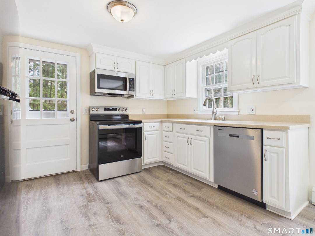 Move right in and make this Coventry home your own.