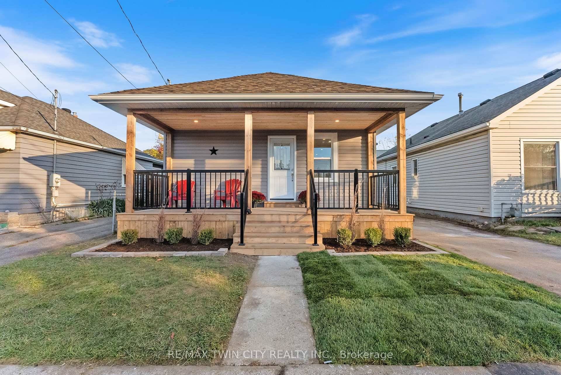 Welcome to 25 Dundee Street, Brantford.