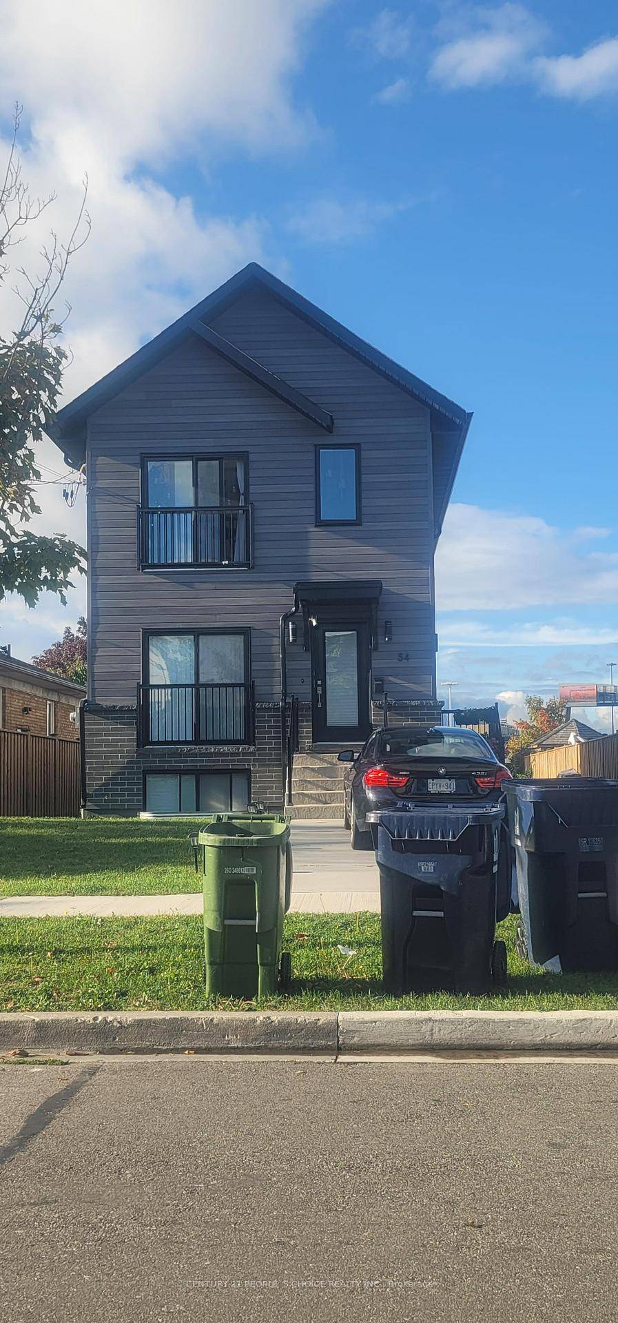 Fantastic House in Kingsview Village !