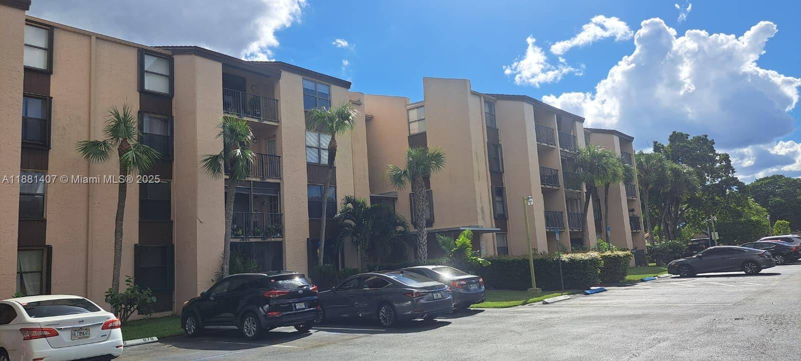 An excellent opportunity to buy your dream apartment in Kendall Drive !