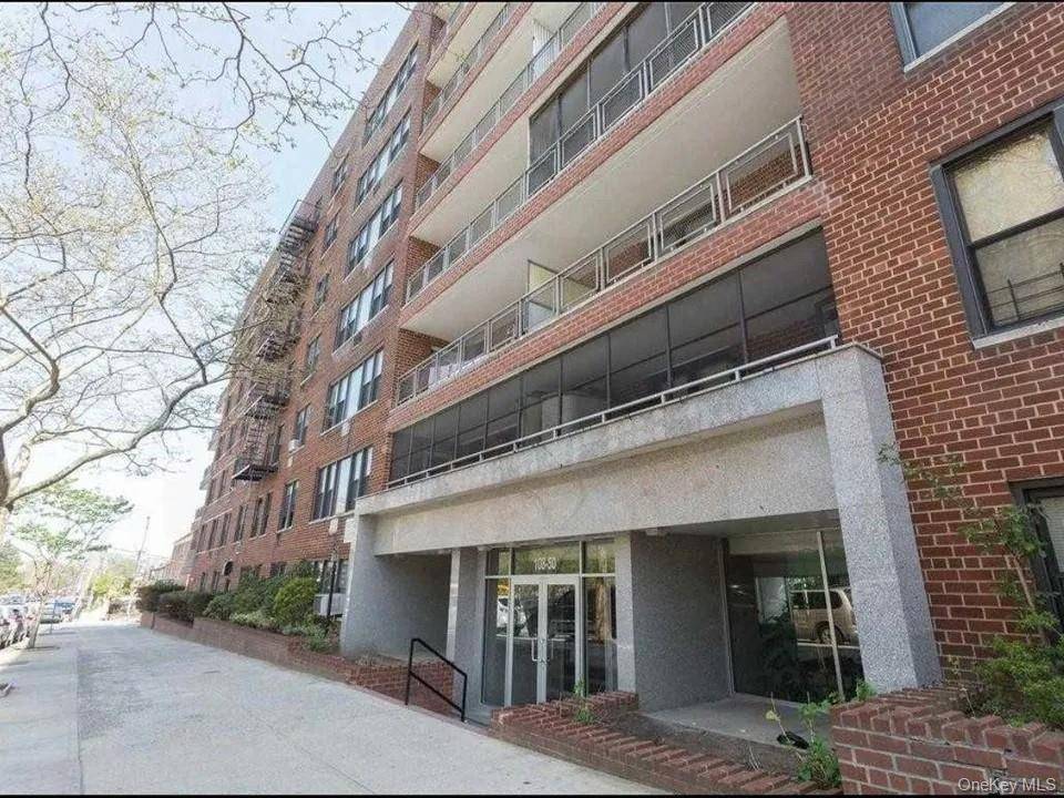 Huge 2 bedroom, 2 full bath apartment for rent in Forest Hills.