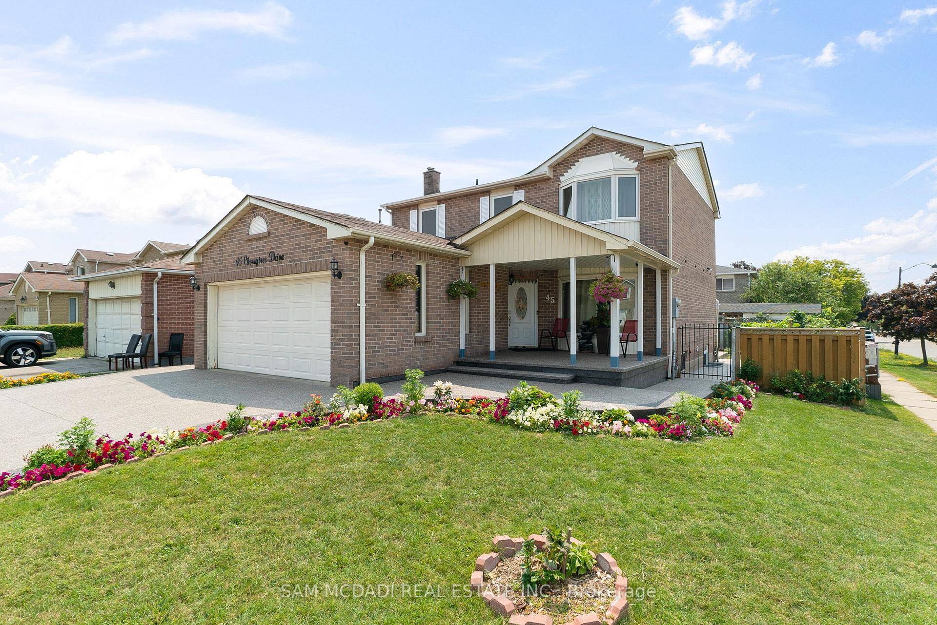Welcome to this stunning 4 2 bedroom, 4 bath approx 2000 sq ft corner lot beauty in sought after Fletchers Creek South.