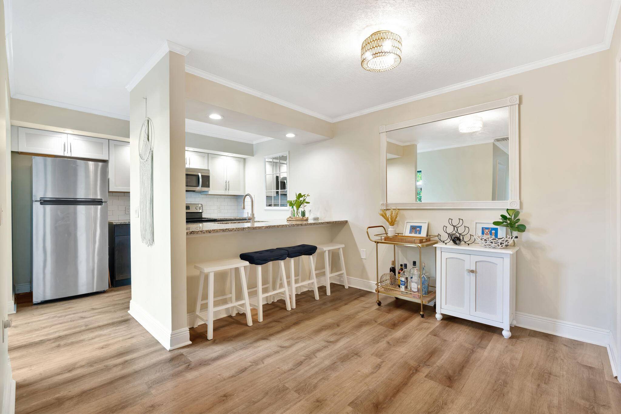 Welcome to this beautifully updated 2 bed 2.