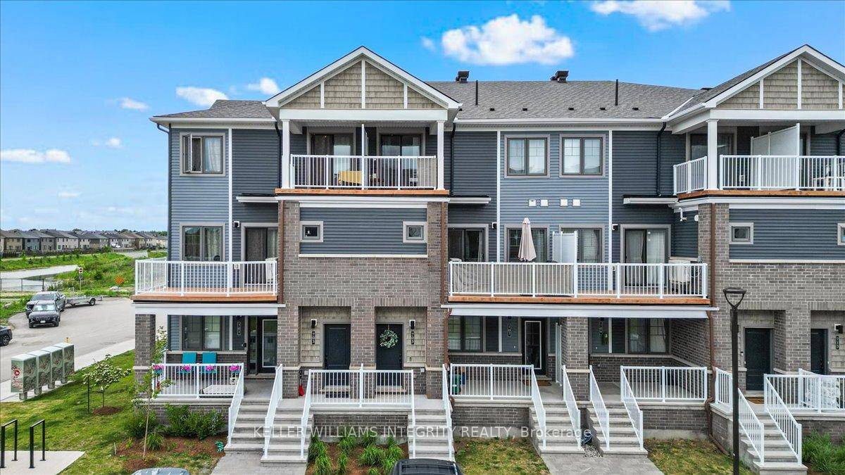 Welcome to 705 Chromite Private, a modern 2 bedroom, 3 bath home nestled in Barrhaven's desirable Heritage Park community.