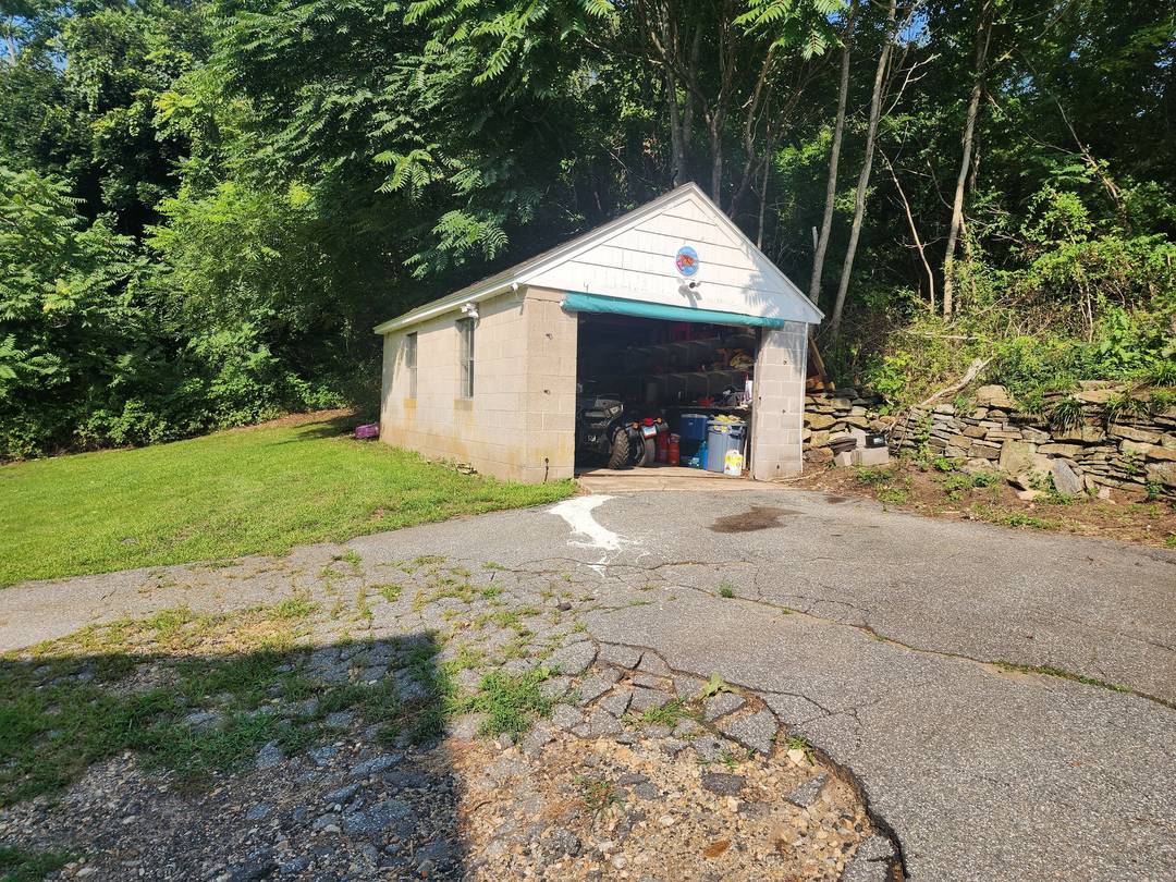 So a little funky home with a few battle scars but on a super cool 9.