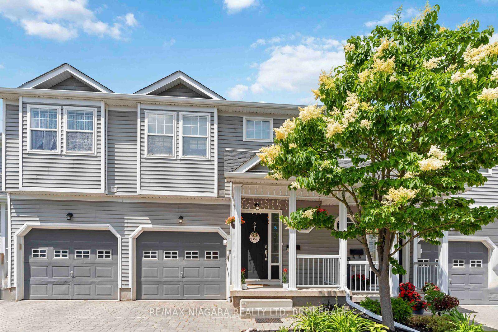 Bright amp ; Spacious 3 Bedroom Condo in Prime North End Location !