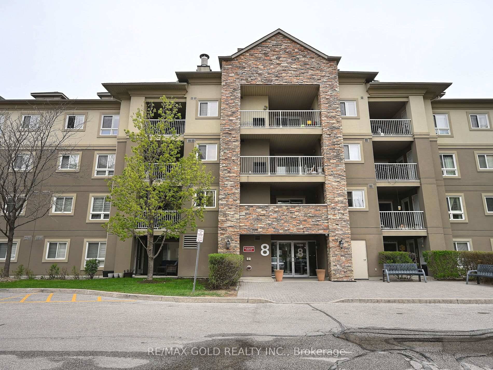 Bright and spacious 2Bdrm Plus Den with very nice layout.