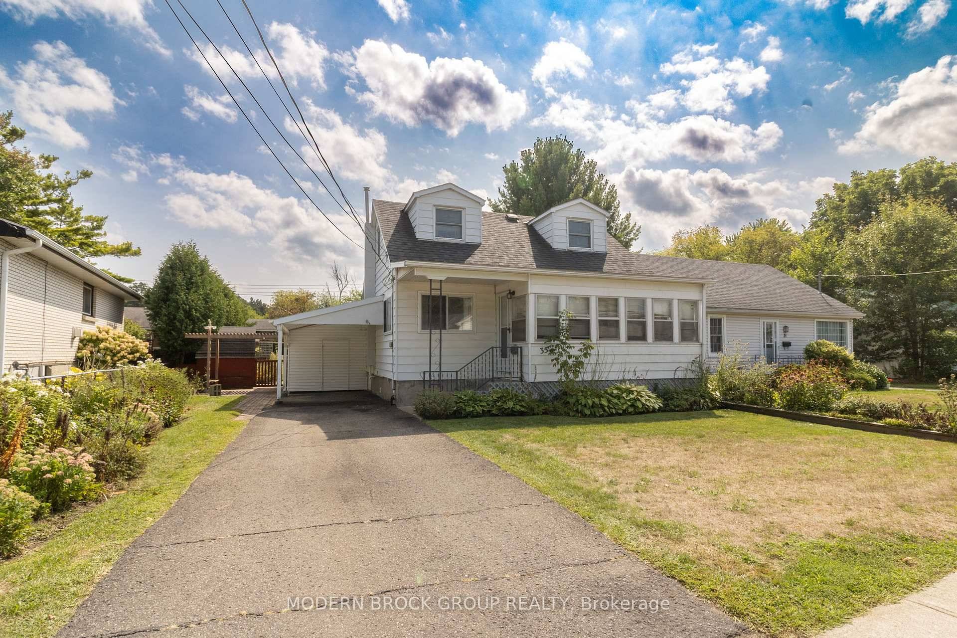 This solid starter home is conveniently located near shopping, restaurants, recreation and parks.