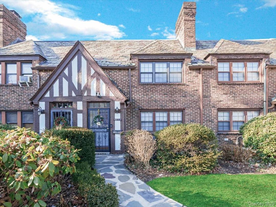 Welcome to this inviting three bedroom, two bath home in the highly desirable Arbor Close community of Forest Hills, designed by renowned architect Robert Tappan.