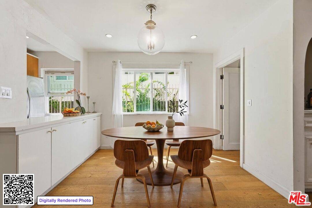 625  N Flores St 2BR Beverly Grove La