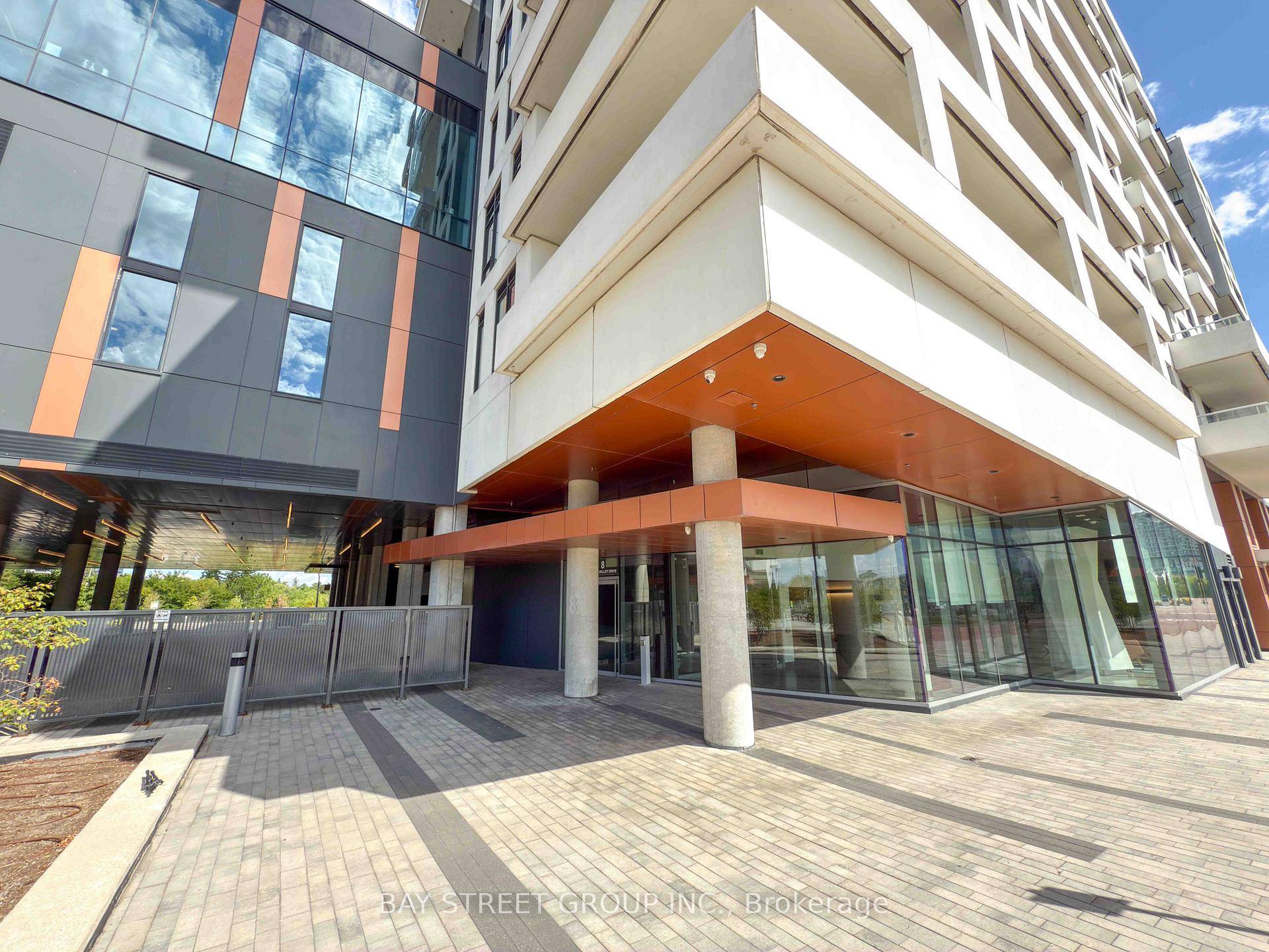 2 Bdrs 2 Baths Unit 1 Parking In Remington's Iconic York Condos At Downtown Markham !