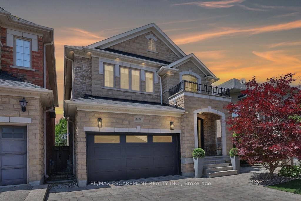Nestled in the heart of the highly sought after Bronte Creek community, this stunning, fully renovated 4 bedroom, 4 bathroom home offers approximately 3, 900 sq ft of beautifully finished ...