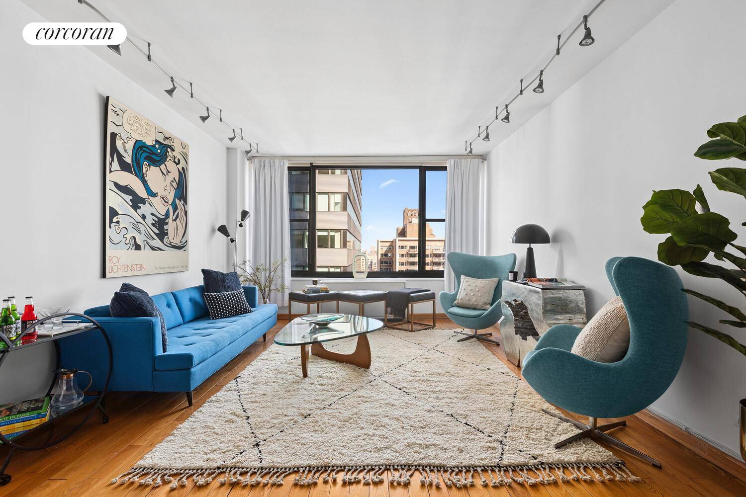 Park Avenue Perfection Residence 32G 1 Bedroom 1 Bathroom Renovated High Floor Open City Views Welcome to Residence 32G at The Galleria Condominium, a modern one bedroom, one bathroom home ...