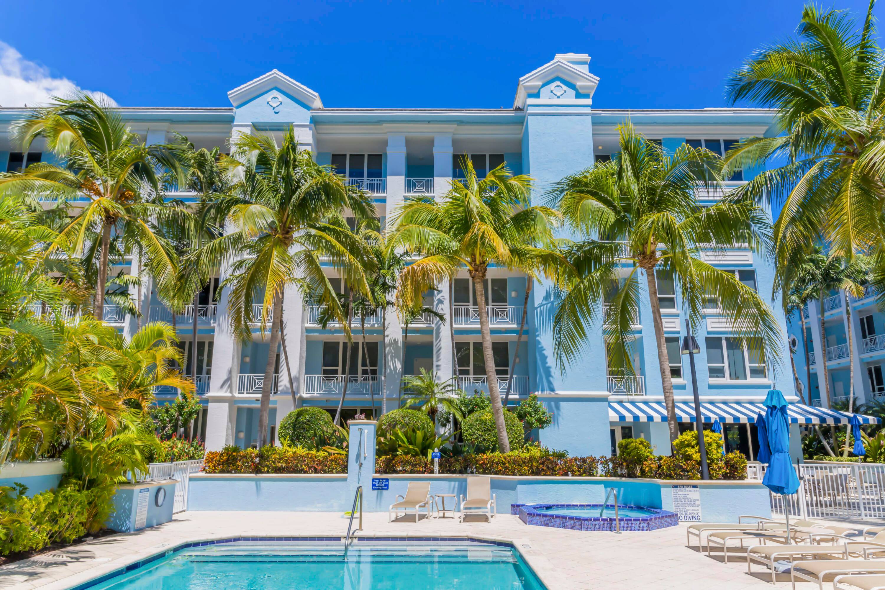 GREAT SEASONAL RENTAL OPPORTUNITY NEXT TO THE BEACH AND IN WALKING DISTANCE TO THE PIER AND ALL THE RESTAURANTS.