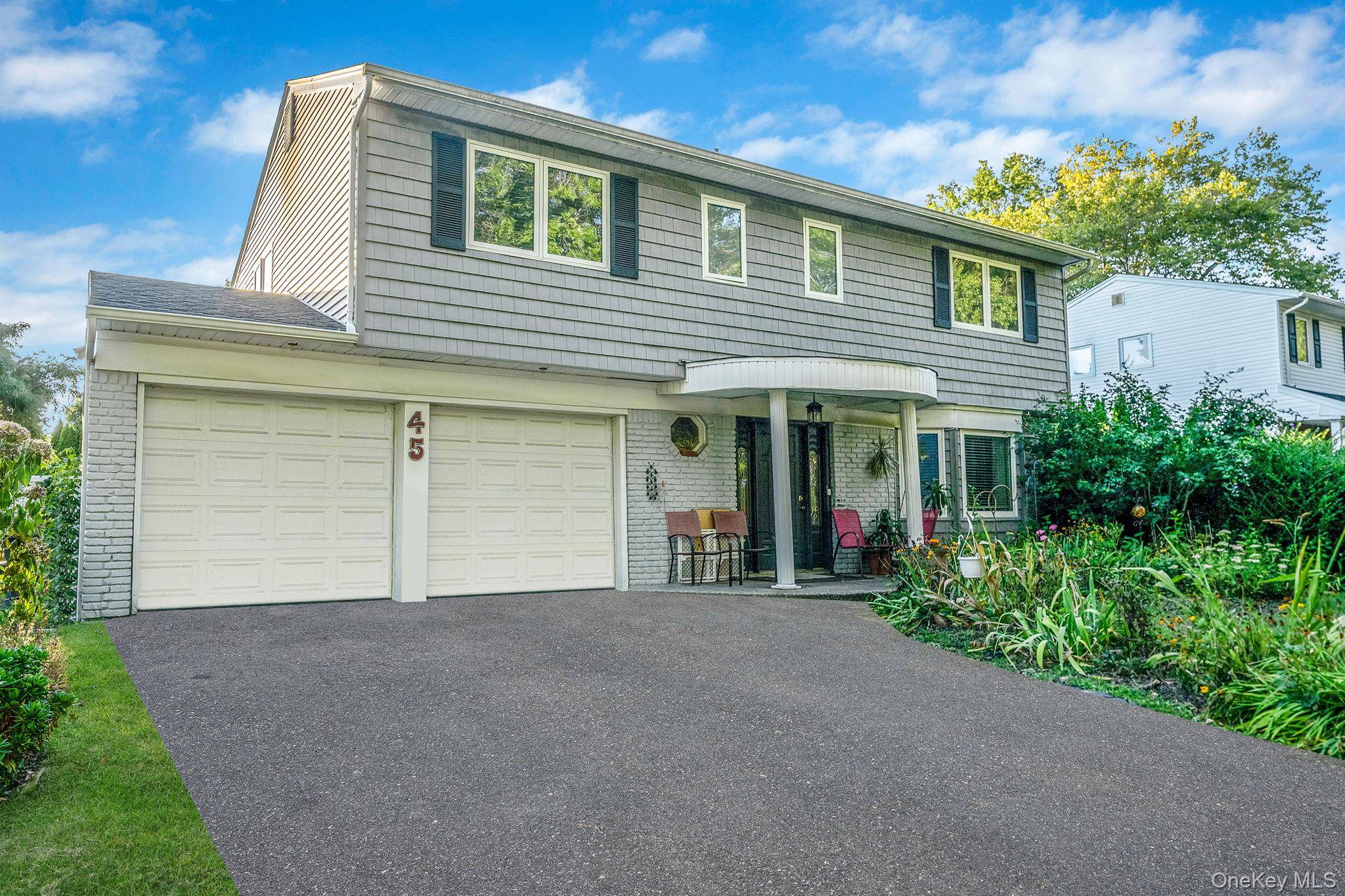 Welcome to 45 Tulipwood Drive !