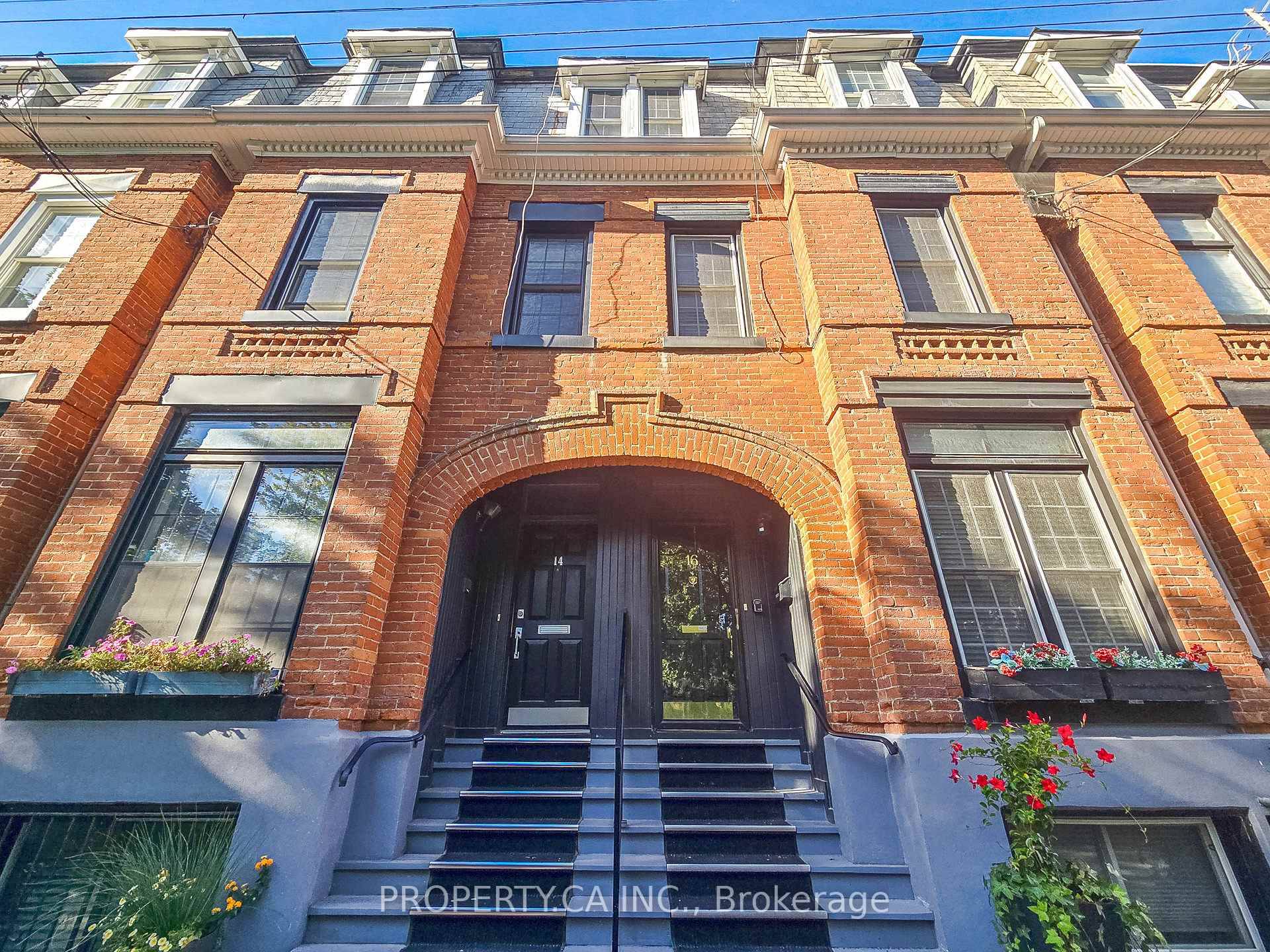 Furnished Studio in the Heart of Church Wellesley Village Enjoy city living in this bright and fully furnished basement studio, located just steps from the vibrant Church Wellesley Village.