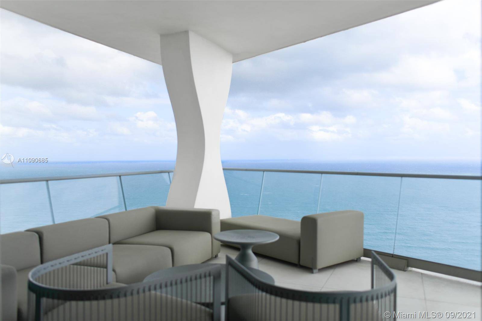 AMAZING UNIT FACING EAST AND WEST, SPECTACULAR VIEWS TO THE SUNSET AND OCEAN.