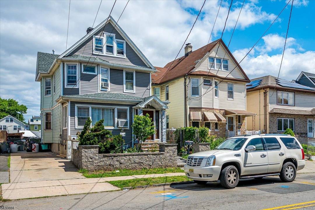 Welcome to 841 Summer St in Elizabeth, a spacious and well maintained 4 bedroom home with 4 full baths and an additional 1 2 bath offering plenty of room across ...