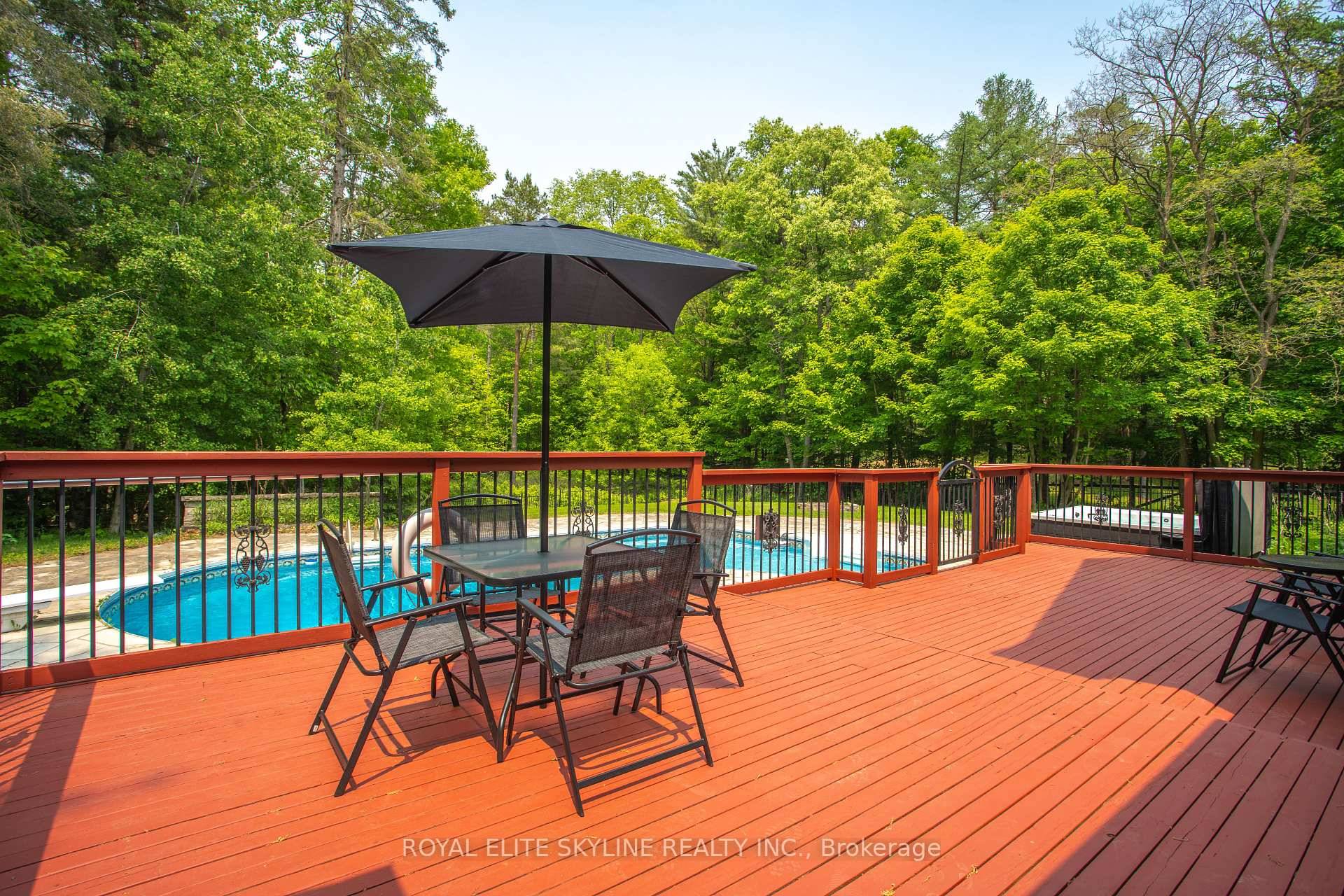Gorgeous Executive Home Nestled On 4.