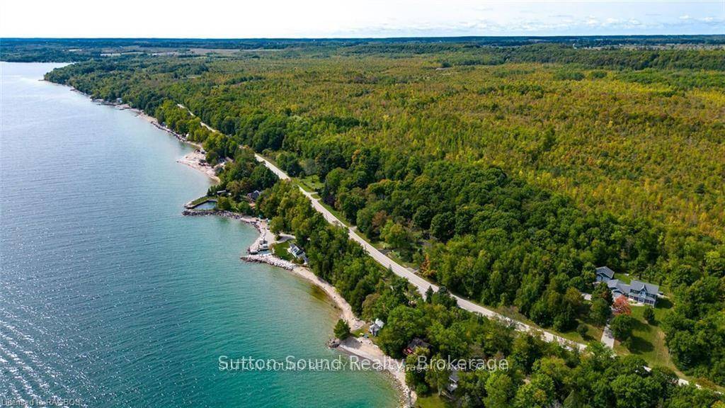 This is your opportunity to build your dream home on a Fully treed lot in a sought after area.