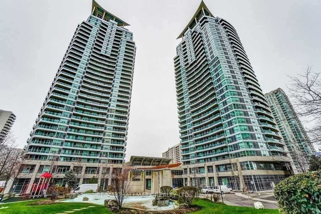 ANOTHER STUNNING DEVELOPMENT BY DANIELS IN THE HEART OF MISSISSAUGA !