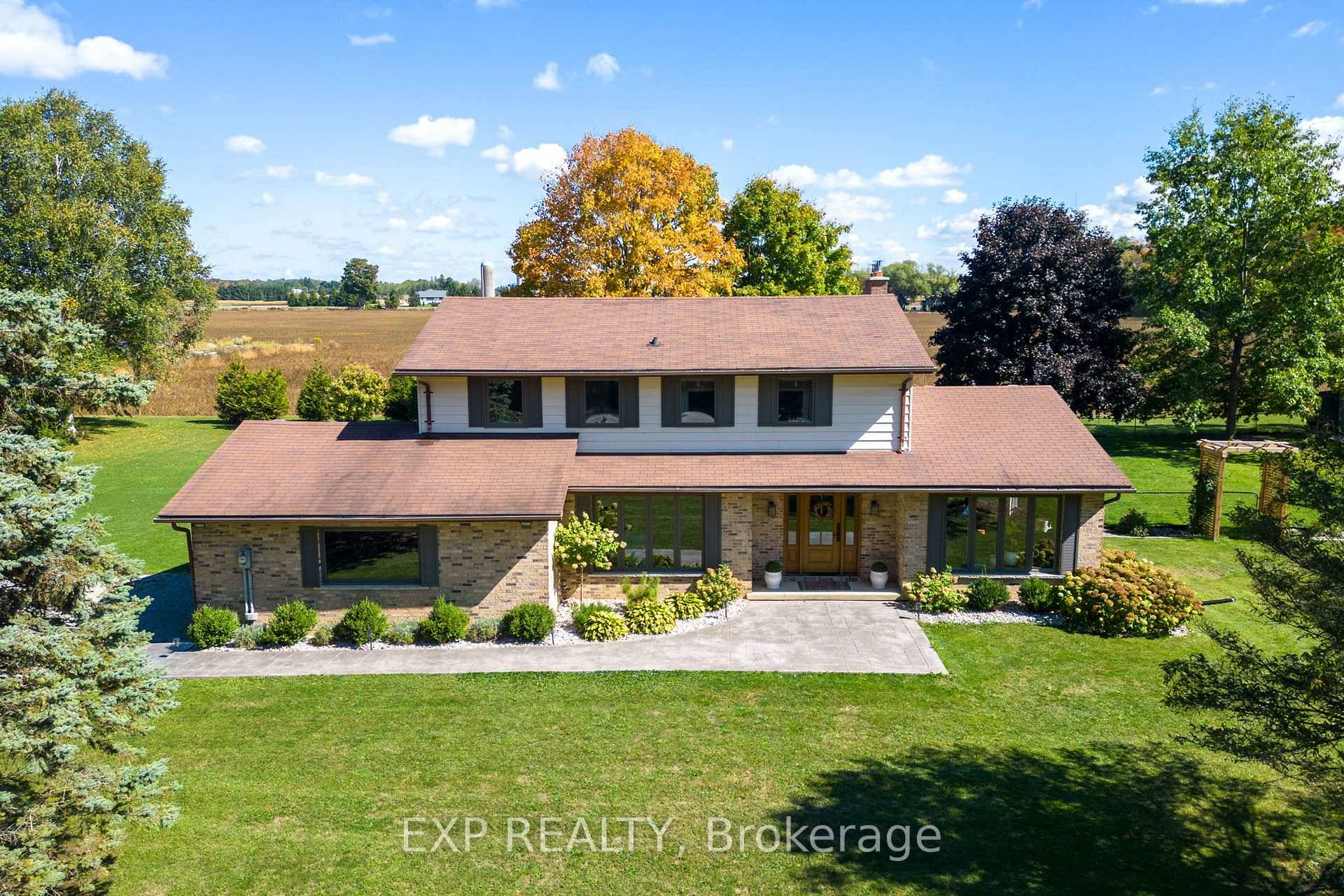 3. 25 acres of country living just outside Ilderton and less than 20 minutes from London.