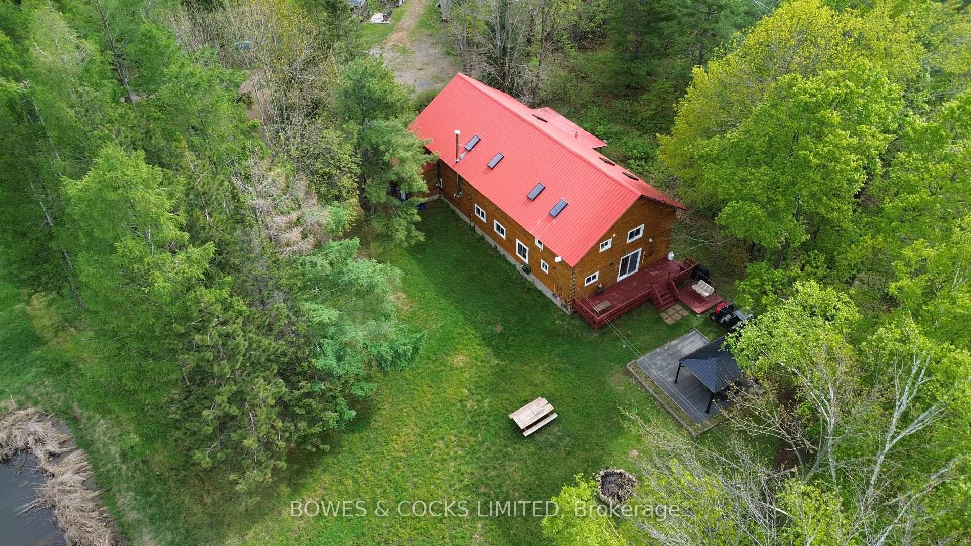 Welcome to The Red Roof Lodge at 2449 The Ridge Rd !