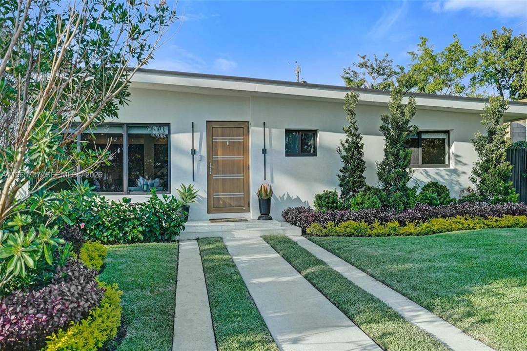 Welcome to this beautifully completely renovated 5BD flex room 3BA home approx.