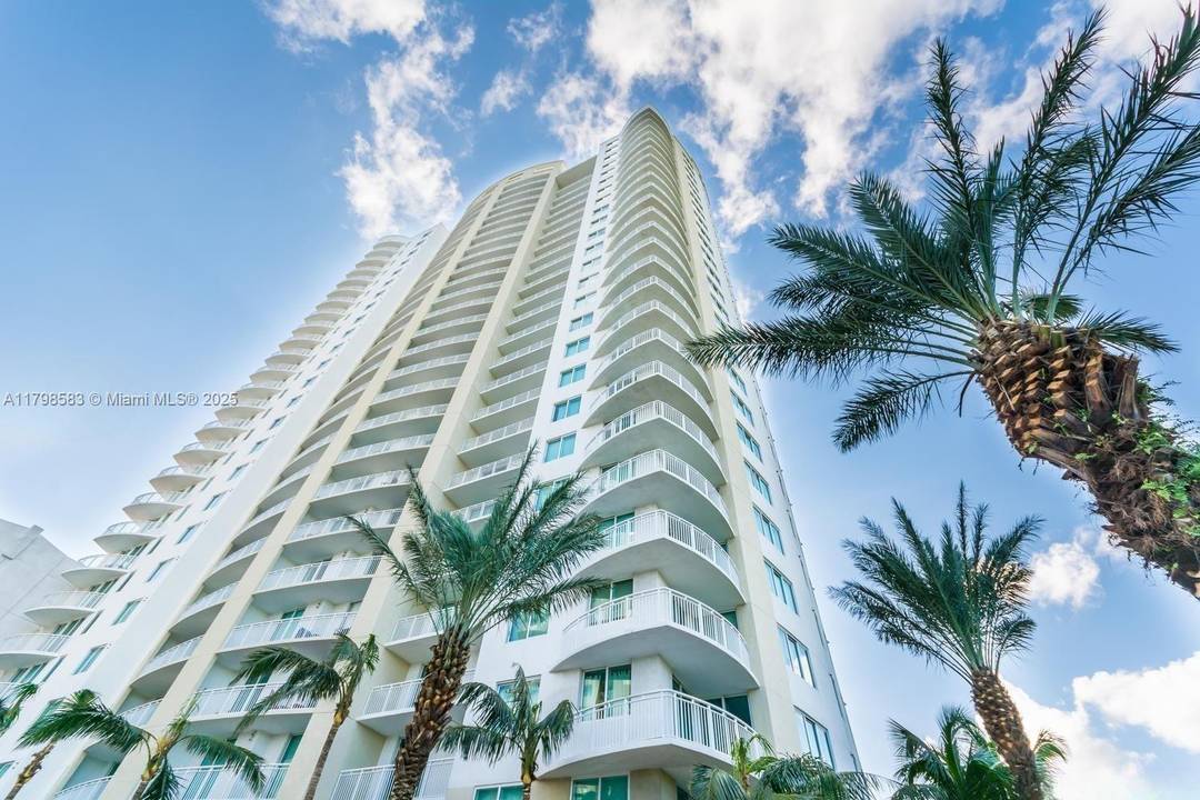 Welcome to the DOU Condominium at 1745 E Hallandale Beach Blvd, Apt.