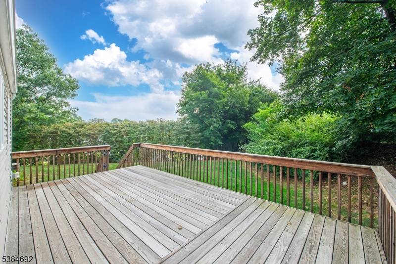 Fantastic and lovingly maintained 4 bedroom, 1.