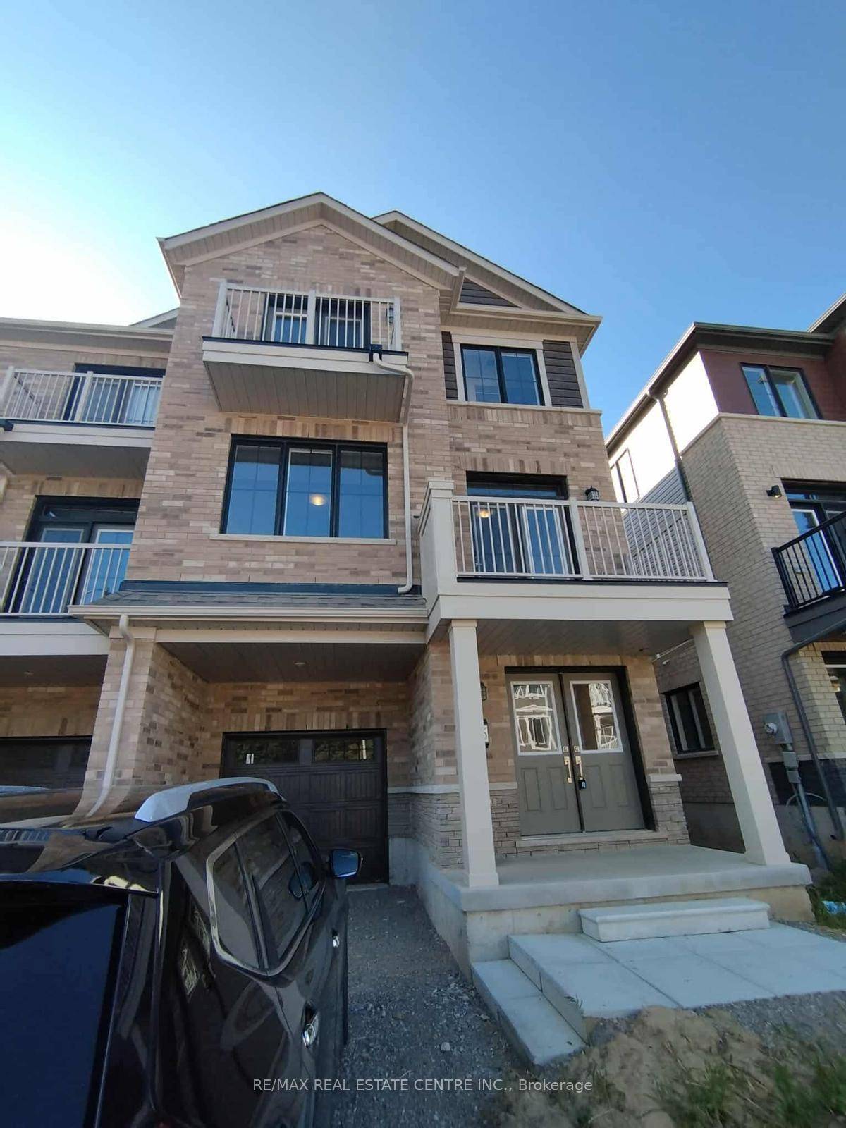 Welcome to this stylish Paris Model Elevation C3 featuring an open concept main floor with a spacious family room, bright kitchen with breakfast bar, and walkout to balcony.