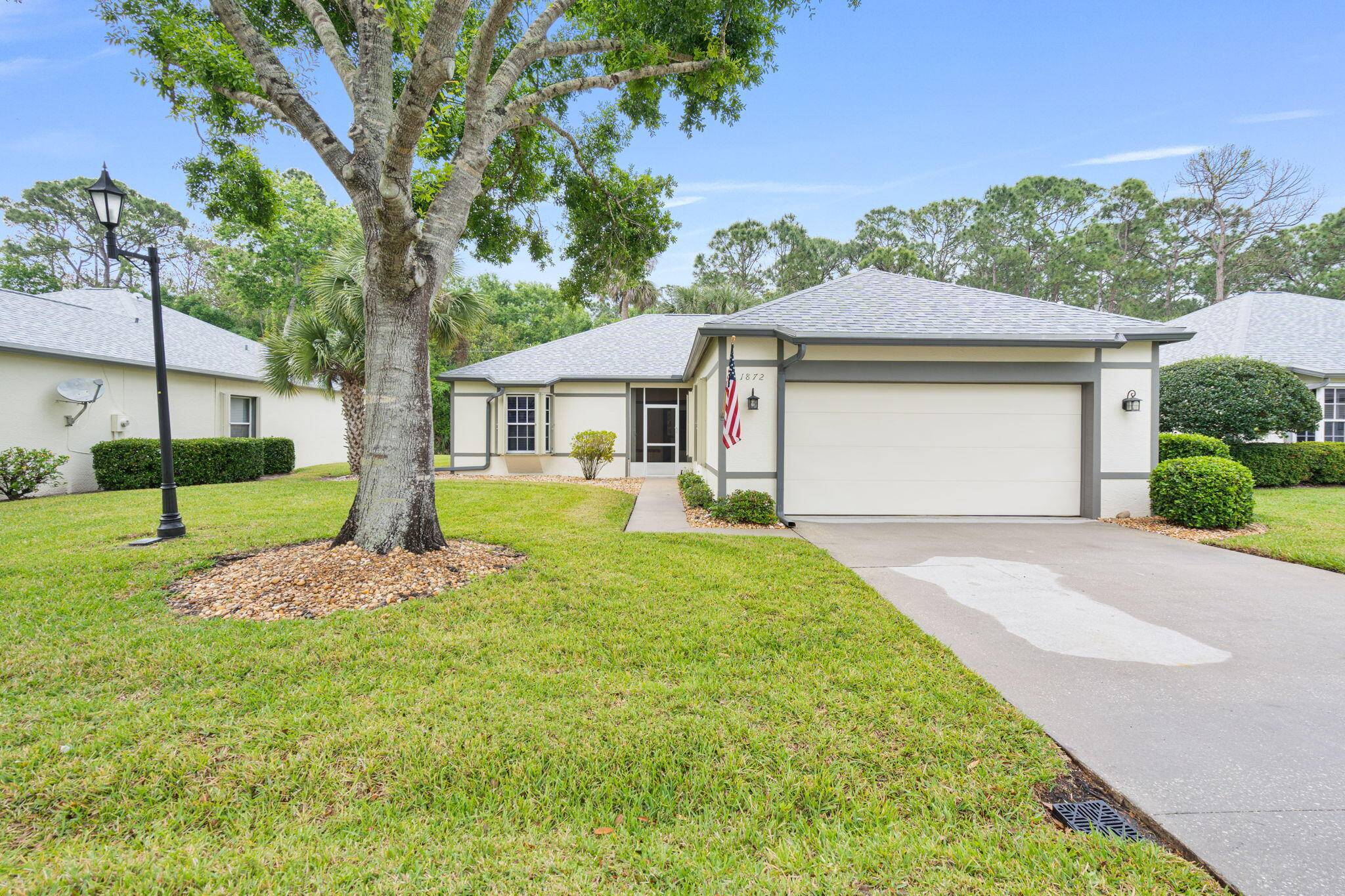 Desirable 2 bedroom 2 bath detached home in the gated Cambridge Park subdivision.