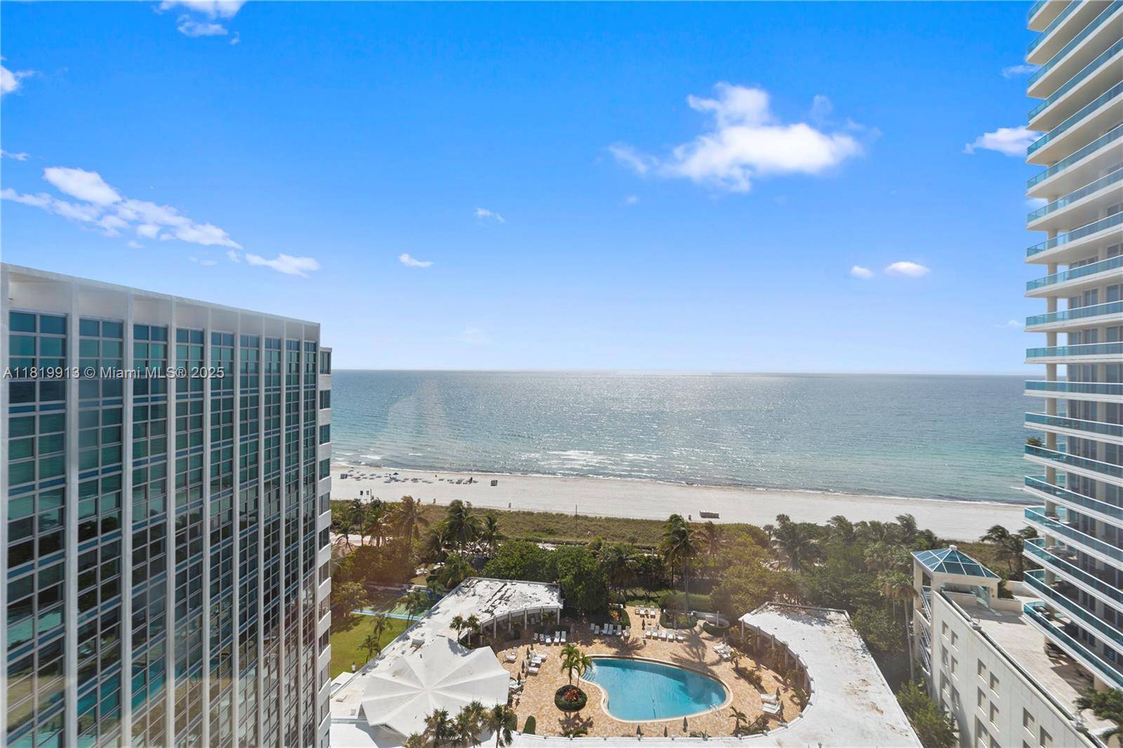 Penthouse perfection PH14, Crystal House on Millionaire s Row.