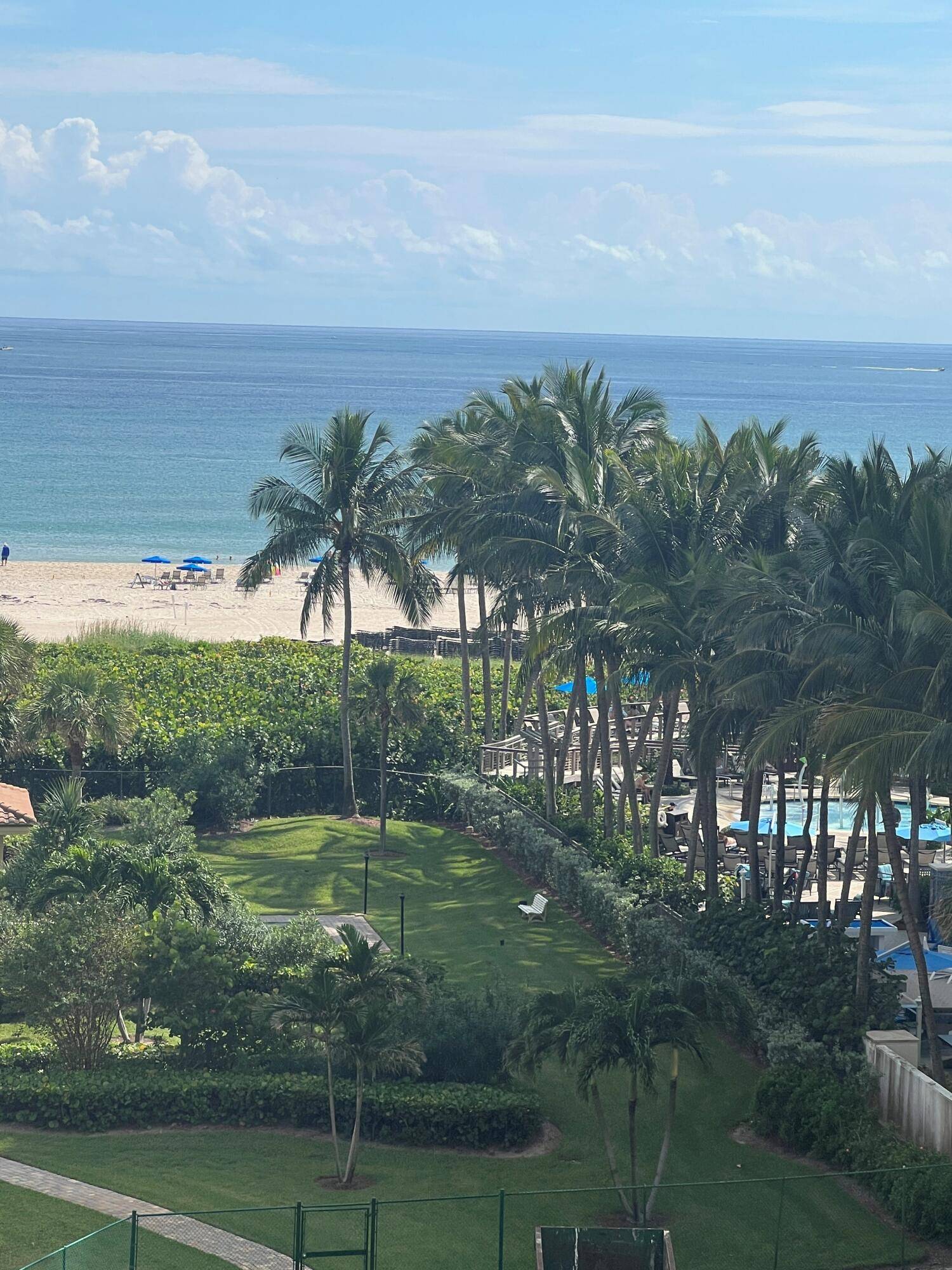 Large 2 bedroom, 2 bath condo in highly sought after Oceantree Condominium on over 6 acres of beautifully landscaped oceanfront property with large sandy private beach, 2 heated pools, picnic ...