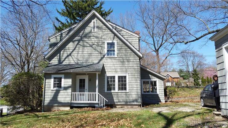 Absolutely charming, and a stones throw from town.