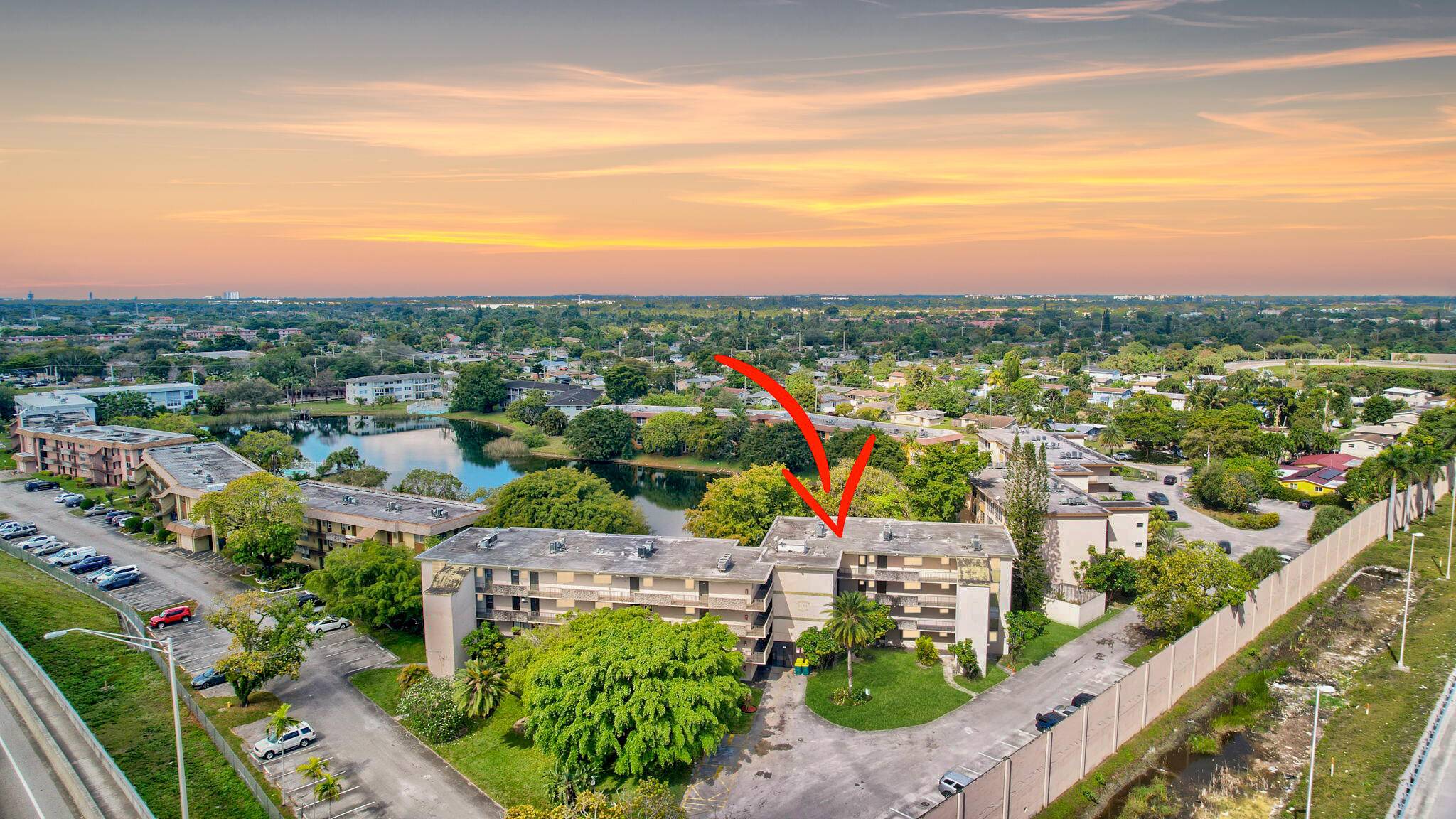 ABSOLUTE SHOWSTOPPER ! This RARE 2 2 is completely renovated and offers affordability, luxury and convenience centrally located in the heart of Plantation with easy access to Sunrise Blvd and ...