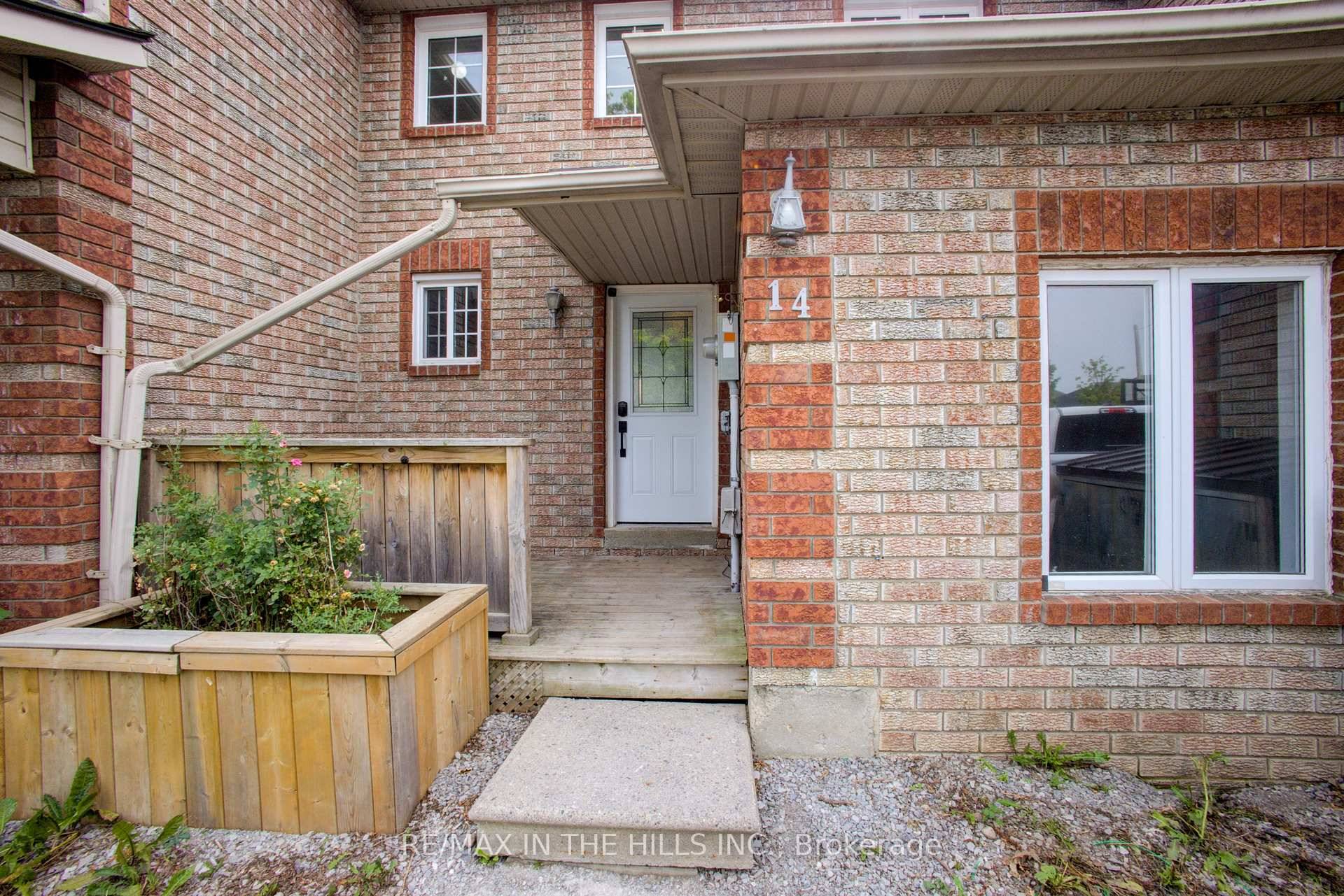 This fantastic opportunity is perfect for first time homebuyers, families, and investors !