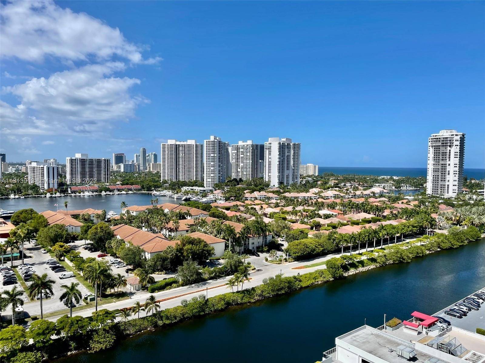 STUNNIG VIEWS LOCATED IN THE HEART OF AVENTURA 2 FULL BEDROOM AND 2 BATHS, LAKE AND GOLF COURSE VIEW IN ONE OF THE BEST LOCATIONS.