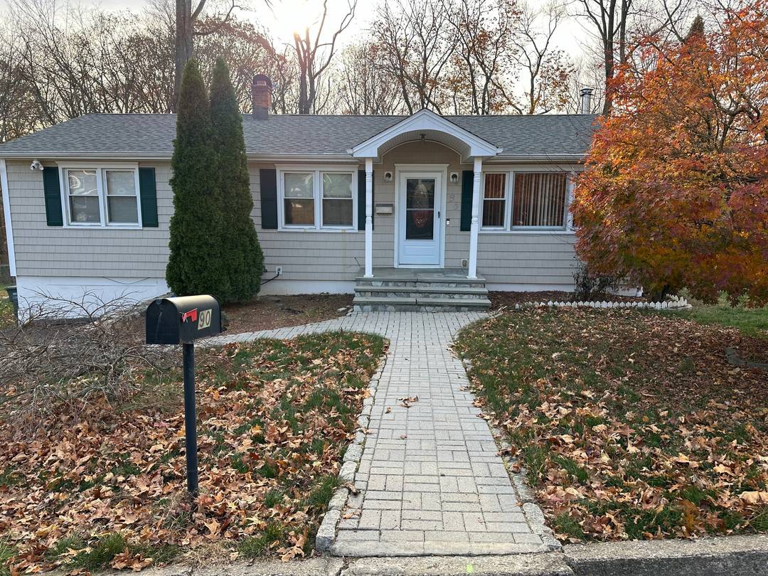 Welcome to 90 Sequoia Rdperfectly located within walking distance to Trumbull Mall with shopping, dining, and everyday essentials.